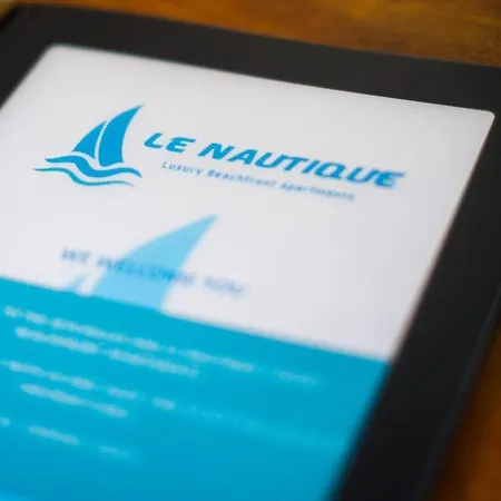 Le Nautique Beachfront Apartments Anse Royale Exterior foto