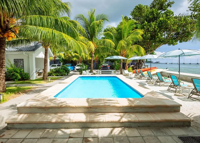 Le Nautique Beachfront Apartments